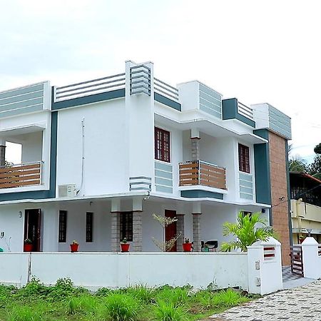 Villa Pullad Aranmula Exterior foto