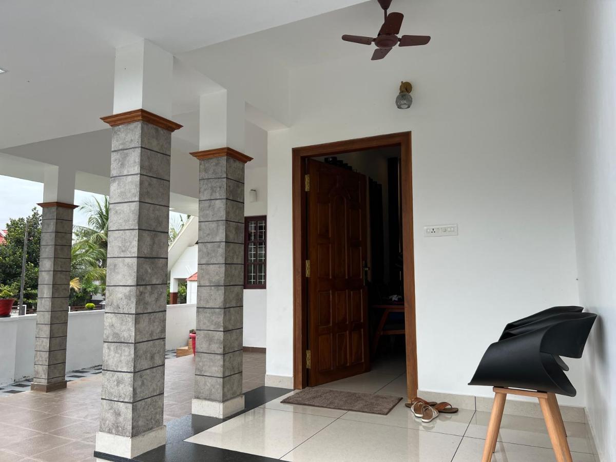 Villa Pullad Aranmula Exterior foto