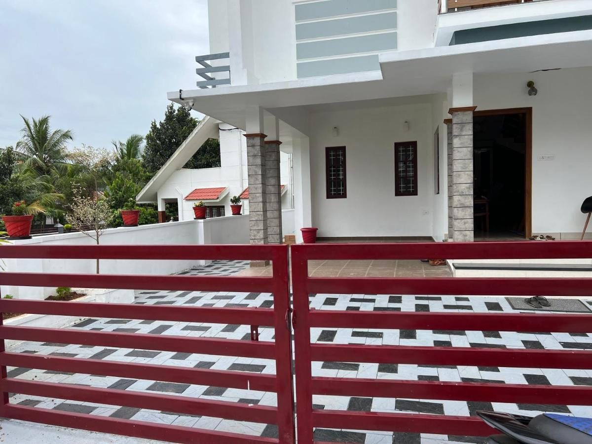 Villa Pullad Aranmula Exterior foto