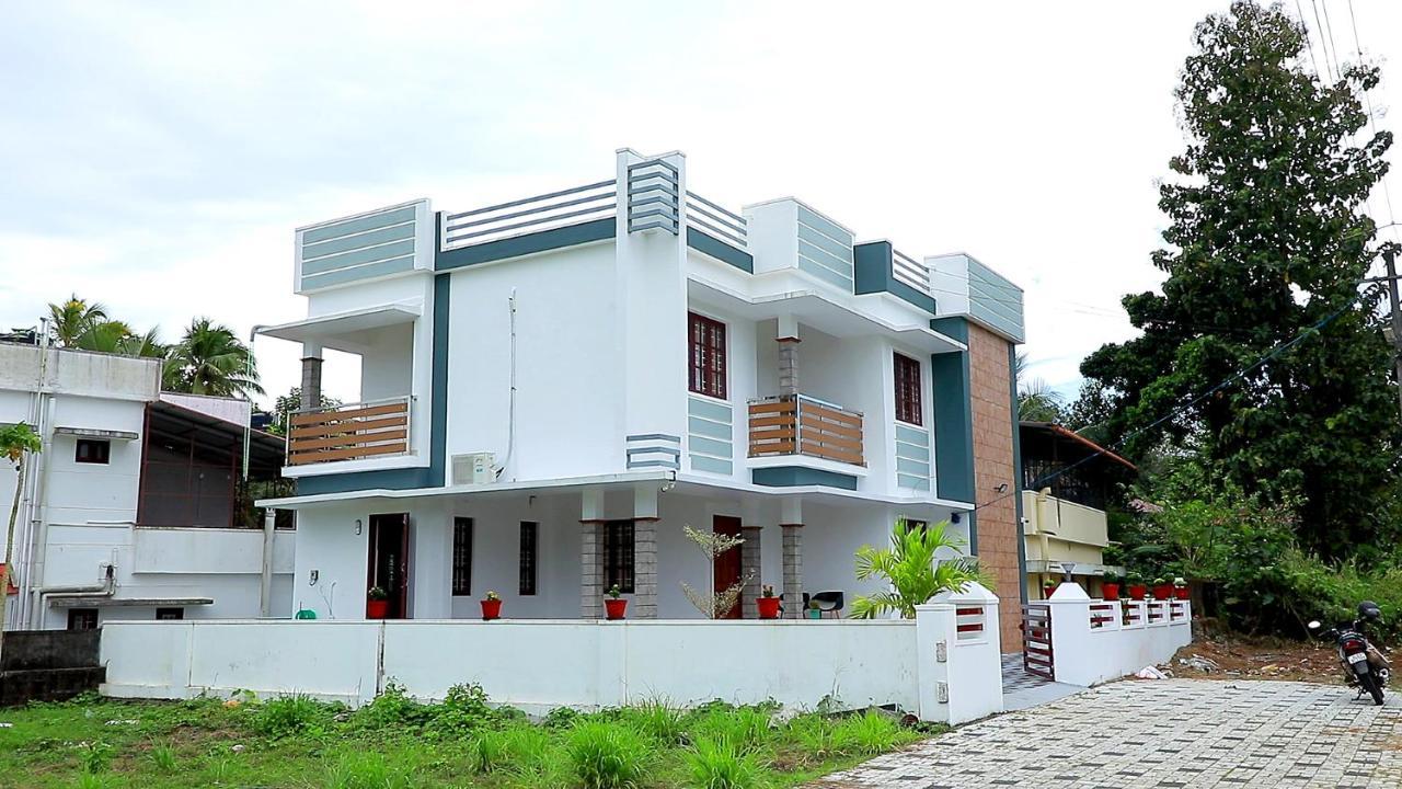 Villa Pullad Aranmula Exterior foto